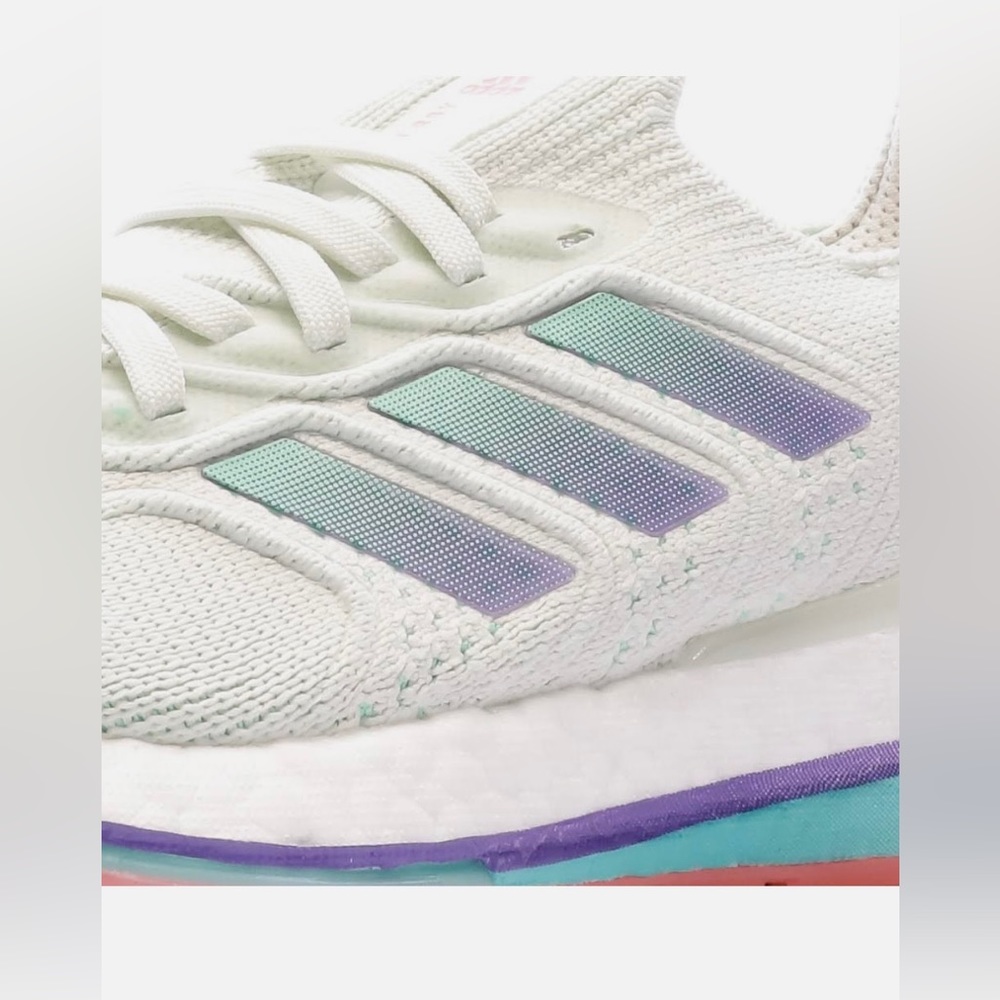 adidas Ultraboost 22
HEAT.RDY Running Shoe (Women) - Picture 5 of 16